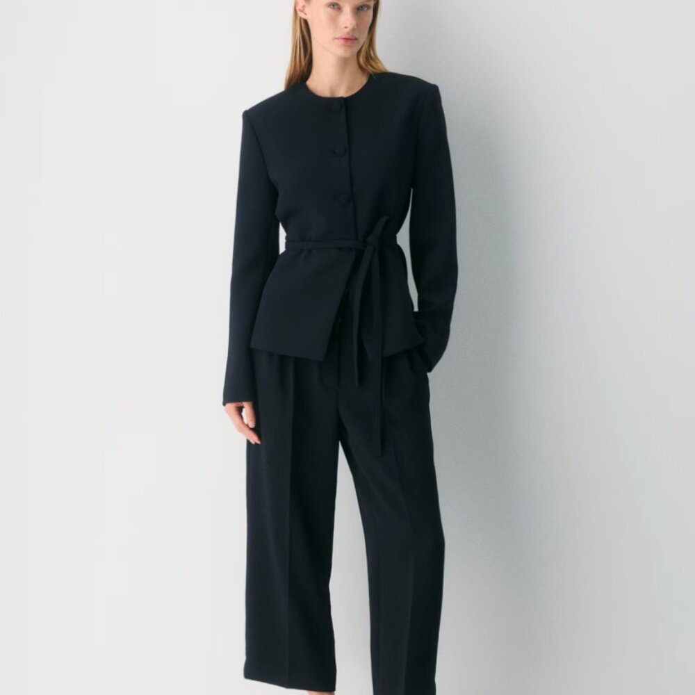 Aritzia Effortless Pants, Cropped, Black